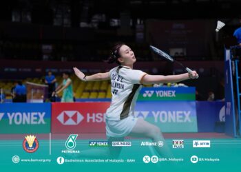 Oo Shan Zi menewaskan Jian Ying 18-7 untuk perseorangan Wanita dalam pusingan kedua peringkat Kumpulan C pada Kejohanan Remaja Dunia Berpasukan Campuran 2025 di Guwahati Assam, India, hari ini. - IHSAN BAM