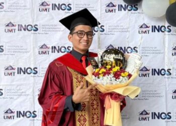 YUZWAN Mohamad berjaya menamatkan pengajian Sarjana Sains (Penderiaan Jauh dan Sistem Maklumat Geografi) pada Istiadat Konvokesyen Universiti Malaysia Terengganu (UMT) Ke-23 di Dewan Sultan Mizan, UMT.