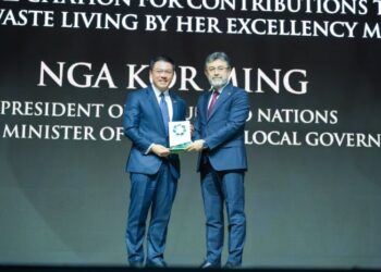 Menteri Perumahan dan Kerajaan Tempatan Nga Kor Ming menerima Anugerah Tertinggi Global daripada Zero Waste  Foundation daripada  Menteri Pertanian dan Perhutanan Republik Türkiye, İbrahim Yumaklı sempena Global Zero Waste Forum 2025.