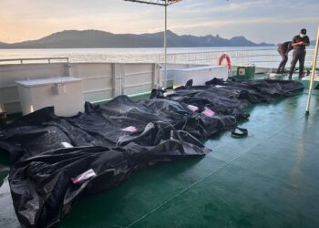 SEBANYAK 12 mayat PATI dihantar ke Hospital Sultanah Bahiyah, Alor Setar dengan menggunakan bot polis PLC 5 di Jeti Maritim Malaysia Bukit Malut di Langkawi.