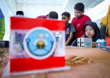 PIHAK berkuasa pendidikan perlu memastikan inovasi tidak menjadi simbol kemewahan semata-mata tetapi lambang kecekapan dan daya cipta.