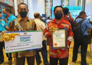 KAMPUNG Berona mencipta sejarah apabila muncul sebagai Pemenang Pertandingan Komuniti Zon Hijau Covid-19 Kategori Luar Bandar Peringkat Kebangsaan 2021.