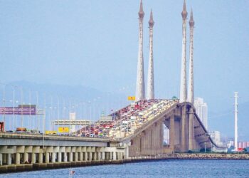 SERAMAI 1.8 juta penduduk Pulau Pinang menuntut kepastian undang-undang mengenai status sebenar Pulau Mutiara.