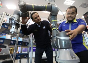 KEBERHASILAN transformasi Pendidikan dan Latihan Teknikal serta Vokasional (TVET) bergantung kepada pengajar yang berkompeten, berdaya inovasi dan berjiwa pendidik. - GAMBAR HIASAN