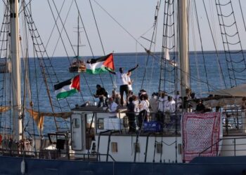 MALAYSIA perlu melangkah lebih jauh melalui tindakan diplomatik dan strategik yang berkesan supaya misi Sumud Flotilla diiktiraf secara sah menurut undang-undang antarabangsa.