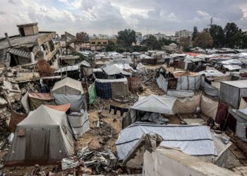 KEADAAN daif khemah pelarian di Gaza City. – AFP