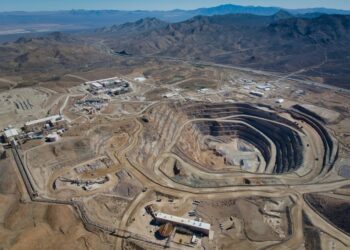 GAMBAR yang disediakan oleh MP Materials menunjukkan pandangan udara lombong syarikat itu di Mountain Pass, California.- AGENSI