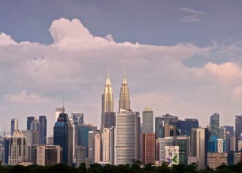 PENGUKUHAN ringgit yang didorong oleh prestasi eksport kukuh dan peningkatan pelaburan menunjukkan Malaysia berada pada landasan positif.