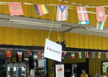 SEBUAH restoran di Koh Phangan meletakkan notis tidak membenarkan pengunjung Israel memasuki premisnya. - AGENSI