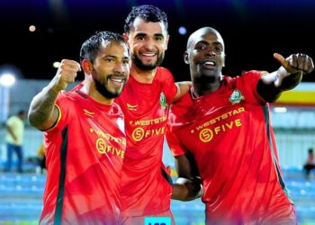 PEMAIN Imigresen FC meraikan kejayaan mereka menumpaskan Penang FC, semalam.