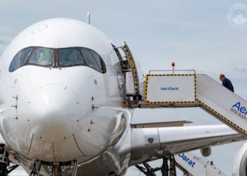 ANWAR Ibrahim tiba di Komplek Bunga Raya KLIA untuk memulakan lawatan rasmi ke Republik Persekutuan Ethiopia.  - Pejabat Perdana Menteri.