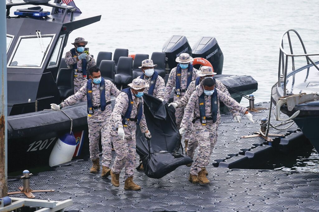 Lapan lagi mayat mangsa bot karam termasuk kanak-kanak ditemukan