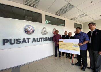 RAZARUDIN Husain  selepas melawat Pusat Autisme Pusat Latihan Polis (PULAPOL), Kuala Lumpur, di sini hari ini.
