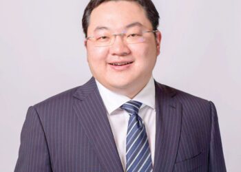 JHO LOW