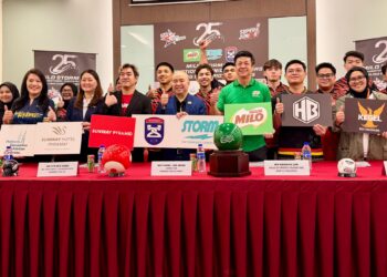 BARISAN Penaja bersama beberapa pemain negara yang bakal beraksi di Kejohanan boling remaja MILO Storm U22 International Junior All-Stars.