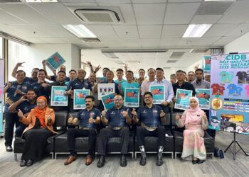 BARISAN penganjur, rakan strategik dan penaja acara CIDB Half Marathon 2025 selepas sidang akhbar di Bilik Anjung CIDB, Wisma FGV, Kuala Lumpur, hari ini. - UTUSAN/ NUR IZATUL AZWA RAMLI