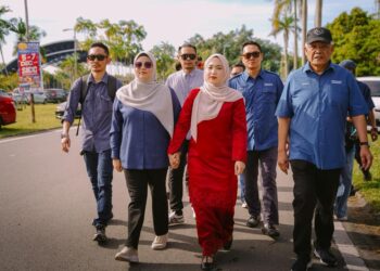 NABILA NORSAHAR semasa penaman calon bagi DUN Darau , baru-baru ini.