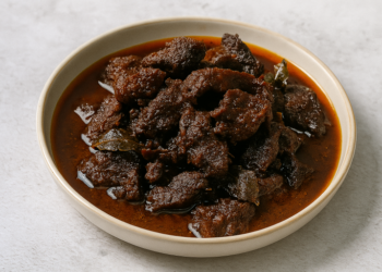 kuah yang pekat dengan daging yang lembut membuka selera.
