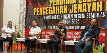 ALFAZNY Ahmad ketika menjadi salah seorang panel pada Program Townhall Discussion- Pendidik Ejen Pencegahan Jenayah Buli Kontinjen Negeri Sembilan di USIM, Nilai, Seremban hari ini.-UTUSAN /NOR SHAFIQAH MOHD. GHAZALI