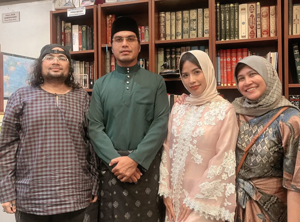 Kekasih Ben Amir peluk Islam