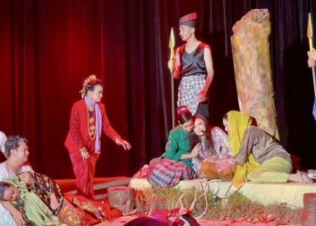 DETIK mencemaskan Mahsuri yang ditohmah melakukan zina.