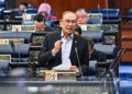 ANWAR Ibrahim di Dewan Rakyat, semalam.
