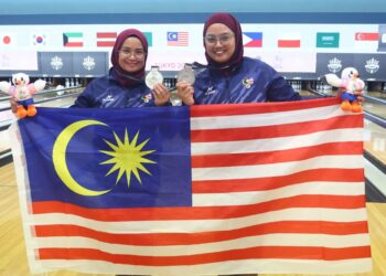 Nor Misha Nathera Mackery dan Huwainaa Danduan Abdullah meraih pingat perak dalam acara boling beregu wanita di Sukan Deaflympics 2025.