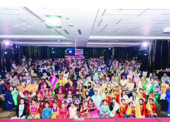 SEBAHAGIAN kecil diaspora Malaysia di Qatar sempena sambutan Hari Kemerdekaan Malaysia yang ke-67.