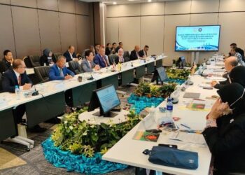 AZAM Baki ketika menghadiri Mesyuarat Bilateral Ke-16 bersama Anti-Corruption Bureau (ACB) Brunei Darussalam yang berlangsung di Dewan An-Naura, Yayasan Sultan Haji Hassanal Bolkiah Complex, Bandar Seri Begawan, Brunei pada 10 November lalu.