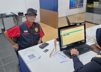 SAMSON David Maman keetika hadir ke IPD Ampang Jaya bagi membuat laporan polis. - FB SAMSON