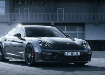 KERETA mewah Porsche Panamera ditawarkan kepada mana-mana ahli gim yang mampu menurunkan berat badan sebanyak 45kg di China. – AGENSI