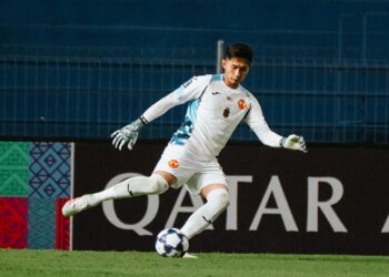 PENJAGA Gol Selangor FC, Kalamullah Al-Hafiz mempamerkan aksi cemerlang sepanjang perlawanan ACL2 menentang Bangkok United di Stadium Pathum Thani, malam ini.-IHSAN SFC