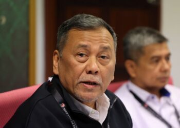 RAMLAN Harun pada sidang akhbar selepas  meninjau lokasi Pusat Penjumlahan Undi di Dewan Seri Sulaman, Tuaran.-UTUSAN/AMIR KHALID