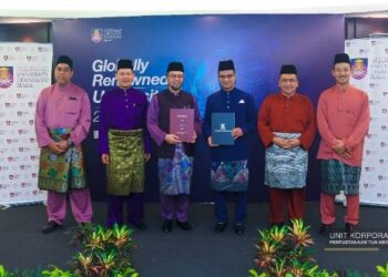 PEMETERAIAN MoU antara Universiti Teknologi Mara (UiTM) dan Universiti Malaysia Kelantan (UMK) melibatkan kerjasama perkongsian sumber maklumat yang diadakan UiTM Shah Alam baru-baru ini.