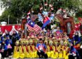 Kumpulan Lentera Tari Budaya gabungan empat sekolah rendah dari daerah Muar dan Tangkak, Johor bergambar sebelum beraksi Karnival Tari Antarabangsa Yogyakarta Ke-2 2025 di Indsonesia baru-baru ini.