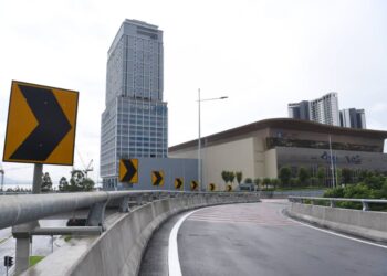 PEMBUKAAN jejambat baharu memudahkan akses pengguna jalan raya untuk ke The Light Waterfront Penang di Gelugor, Pulau Pinang.-GAMBAR/IJM LAND