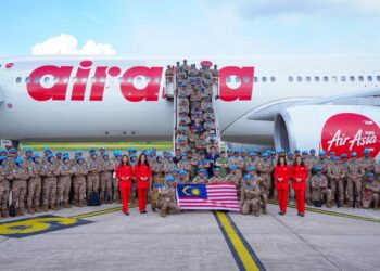 Komander MALBATT 850-13 ketika bergambar selepas Majlis Pemakaian Beret Pertubuhan Bangsa-Bangsa Bersatu (PBB), Penyerahan Bendera Malaysia dan Penghantaran Kumpulan Pertama Pasukan Batalion Malaysia (MALBATT) 850-13 United Nations Interim Force in Lebanon (UNIFIL) di Pangkalan Udara Subang. Gambar : Saddam Yusoff