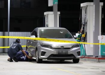 POLIS menyiasat insiden tembak seorang lelaki dekat stesen minyak Petronas, Bukit Tinggi, di Klang, Selangor, malam tadi.