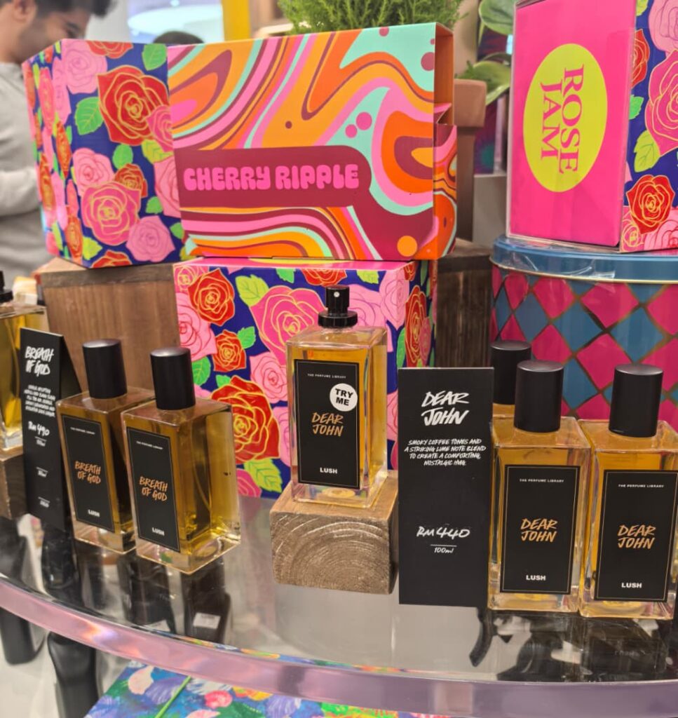 Wangian berani, sarat cerita