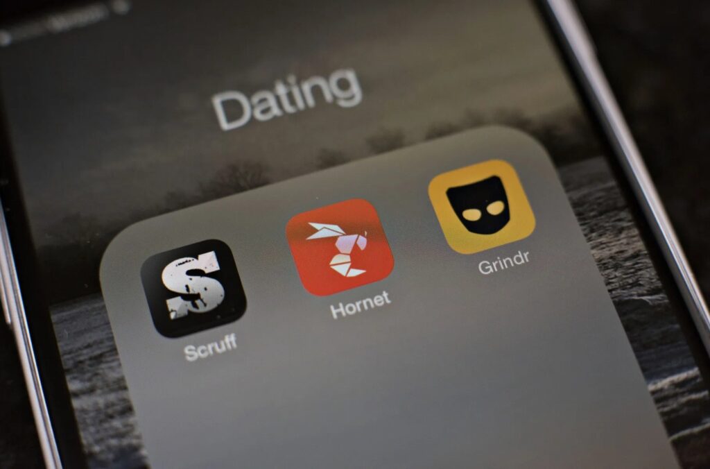 China sekat dua aplikasi temu janji songsang