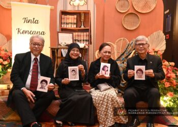 BEKAS Presiden Mahkamah Rayuan Malaysia, Tan Sri Abang Iskandar Abang Hashim, bekas Ketua Hakim Negara, Tun Tengku Maimun Tuan Mat, bekas Hakim Besar Malaya, Tan Sri Hasnah Mohamed Hashim dan bekas Ketua Hakim Sabah dan Sarawak, Tan Sri Abdul Rahman Sebli dalam Majlis Tinta Kencana Hakim-Hakim Utama Badan Kehakiman Malaysia pada Julai lalu sebelum masing-masing bersara secara rasmi.-GAMBAR/IHSAN Bahagian Komunikasi Korporat Pejabat Ketua Pendaftar Mahkamah Persekutuan Malaysia