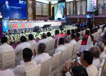 PERHIMPUNAN Agung MIC Ke-79 di Shah Alam, Selangor hari ini. - UTUSAN/SADDAM YUSOFF