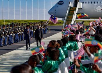 ANWAR Ibrahim disambut meriah ketika tiba di Addis Ababa, Ethiopia.-GAMBAR/PEJABAT PERDANA MENTERI