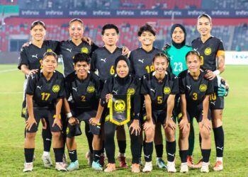 SKUAD bola sepak wanita terpaksa akur dengan kekalahan 2-0 kepada Azerbaijan dalam kempen  Piala Tri Nations di Dhaka, semalam. - Ihsan FAM
