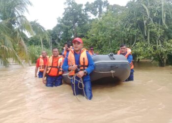 KEADAAN kawasan yang dilanda banjir di Perak.