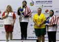 Emma Firyana Saroji (dua dari kiri) menutup kempen Piala Dunia 2025 dengan cemerlang selepas menewaskan wakil England, Katherine Rednall dalam aksi final perseorangan wanita di Stadium Juara, Bukit Kiara, semalam.