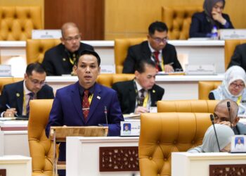 MOHD. Azlan Helmi Helmi semasa Persidangan Dewan Undangan Negeri (DUN) Perak hari ini. - UTUSAN/MUHAMAD NAZREEN SYAH MUSTHAFA