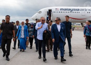 ANWAR Ibrahim selamat tiba di ibu negara pada pukul 9.15 pagi tadi, selepas mengadakan siri lawatan ke tiga negara di Afrika.