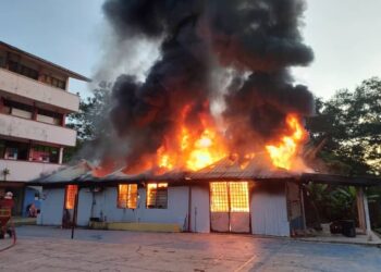 Sekolah terbakar