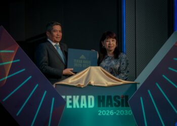 LIM Hui Ying bersama Abu Tariq Jamaluddin merasmikan Majlis Sambutan Hari Inovasi Dan Integriti HASiL 2025 di Cyberjaya. - UTUSAN/FAIZ ALIF ZUBIR